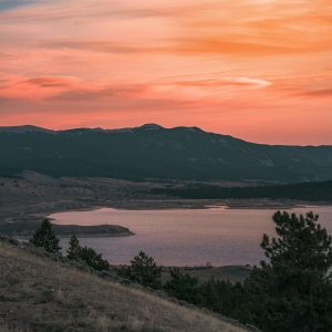 Servicios de drones en Colorado Springs que muestran impresionantes vistas aéreas y paisajes.