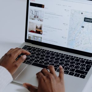 Carrete vertical de redes sociales de Airbnb por Str8 Shooters Photography