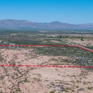 Los drones capturan imágenes de la tierra de Arizona para mediciones e inspecciones precisas de la superficie.