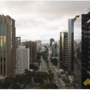 Vista aérea de una ciudad que captura paisajes urbanos y una vibrante vida urbana.
